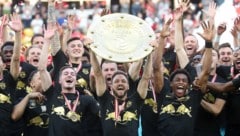 2023 holten die Bullen (in der Mitte Kapitän Ulmer) zuletzt den Meistertitel.