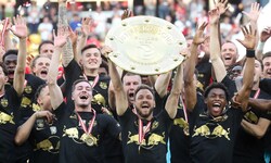 2023 holten die Bullen (in der Mitte Kapitän Ulmer) zuletzt den Meistertitel.