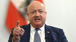 Bundeskanzler Christian Stocker sieht bei Pensionen aktuell keinen Handlungsbedarf.