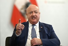Bundeskanzler Christian Stocker sieht bei Pensionen aktuell keinen Handlungsbedarf.