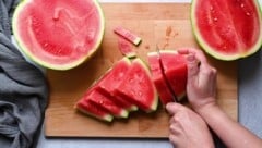 Im Sommer bieten Wassermelonen die perfekte Erfrischung: Sie sind süß mit geringem Zuckeranteil, ...