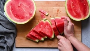Im Sommer bieten Wassermelonen die perfekte Erfrischung: Sie sind süß mit geringem Zuckeranteil, ...