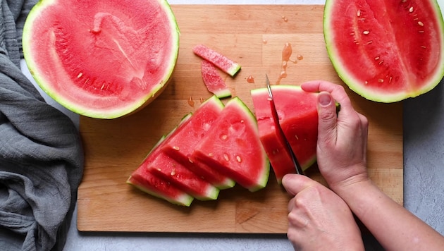 Im Sommer bieten Wassermelonen die perfekte Erfrischung: Sie sind süß mit geringem Zuckeranteil, ...