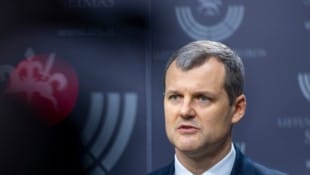 Palucka soll Regierungsgelder innerhalb der Familie verteilt haben.