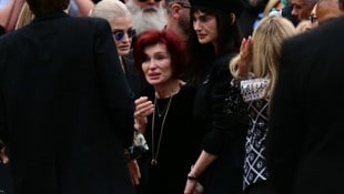 In einem emotionalen Interview hat Sharon Osbourne, Managerin und Ehefrau der Rock-Ikone Ozzy ...