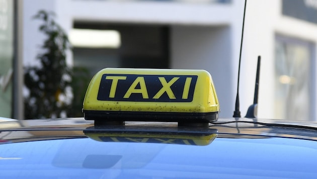 Die Unfalllenkerin ließ sich per Taxi nach Hause bringen