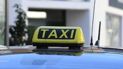 Ein Taxifahrer erlebte in der Nacht auf Samstag wohl den Schreck seines Lebens (Symbolbild)