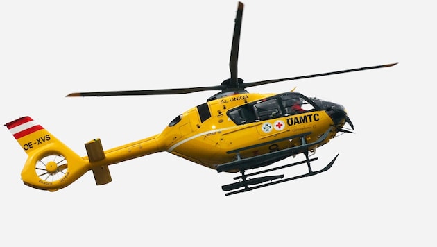 Auch ein Notarzthubschrauber wurde zum Unfallort gerufen. Für die 64-Jährige kam dennoch jede ...