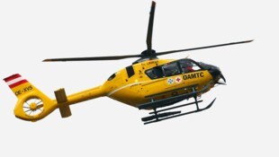 Ein Notarzthubschrauber ist aktuell in Adnet im Einsatz (Symbolbild).