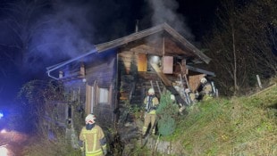 Dieses Waldhäuschen nahm der junge Feuerteufel ins Visier.