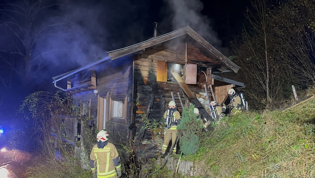 Dieses Waldhäuschen nahm der junge Feuerteufel ins Visier.