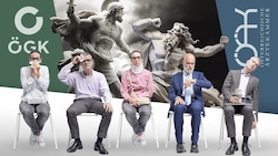 Während die Patienten immer länger warten müssen, halten sie die Funktionäre mit Zwistigkeiten ...