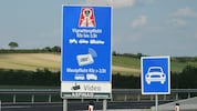 Verkehrsminister Peter Hanke (SPÖ) hat angekündigt, dass die Vignette für Autofahrerinnen und ...