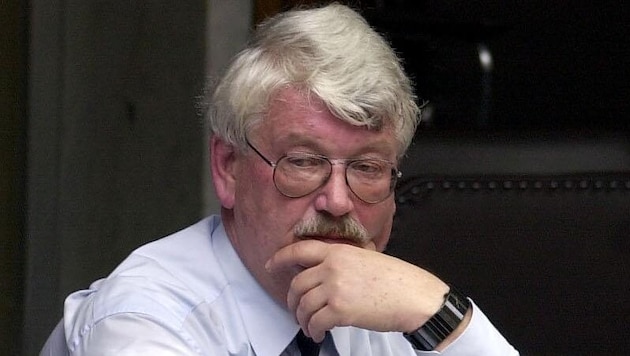 Bild aus dem Jahr 2001: Der studierte Jurist Heinrich Keller, der auch als Rechtsanwalt, Richter ...