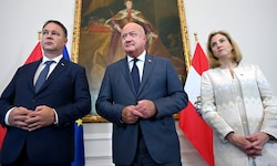 Keine einfachen Zeiten für SPÖ-Vizekanzler Andreas Babler, ÖVP-Bundeskanzler Christian Stocker ...