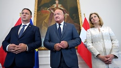 Das Führungstrio Babler, Stocker und Meinl-Reisinger im Juli – nun wird die Regierungsarbeit ...