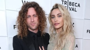 Justin Long und Paris Jackson im Juni 2025