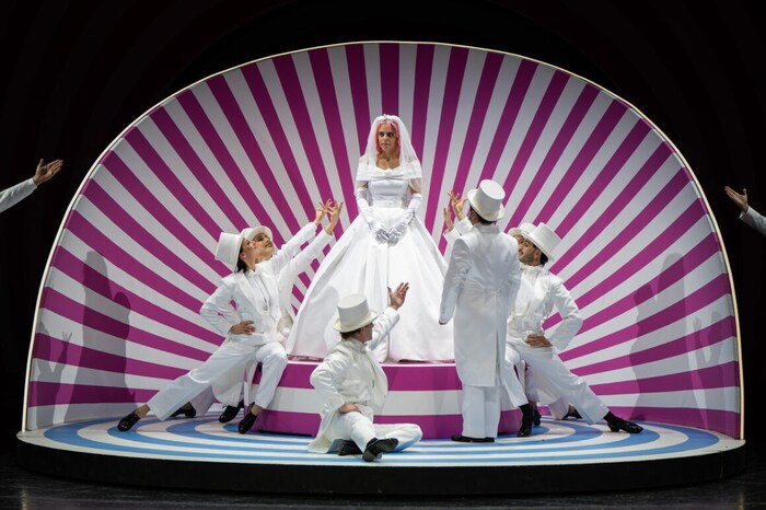 Es wird bunt in „La Cenerentola“.