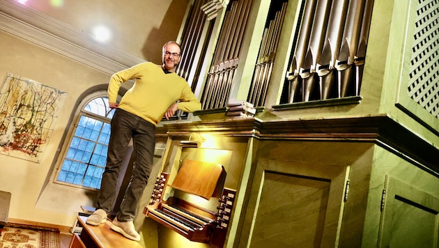 Walter Ofner ist Organist und Orgellehrer, spielt aber auch andere Instrumente wie Steirische ...