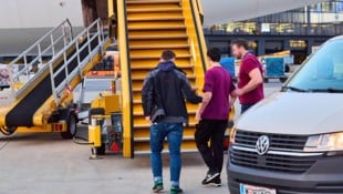 Eine Abschiebung durch Cobra-Beamte am Flughafen Wien-Schwechat (BIld). Der EuGH erhöhte nun die ...
