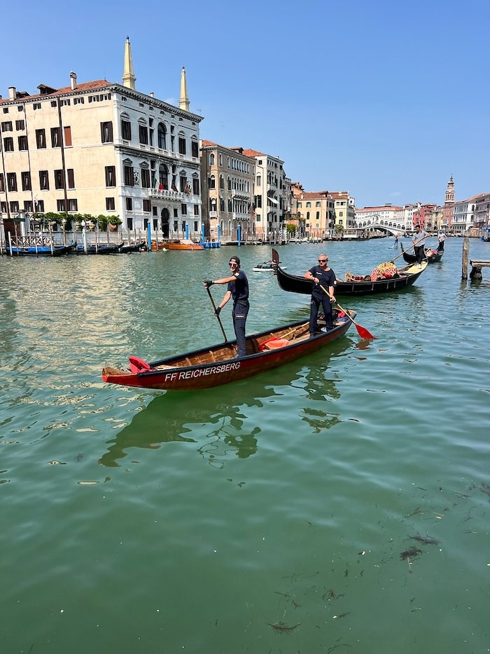 Sieht man vermutlich nie wieder: Innviertler Feuerwehrzille in Venedig
