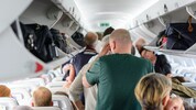 Fluggäste müssen in der Türkei auf ihren Plätzen bleiben, bis das Flugzeug zum Stillstand ...