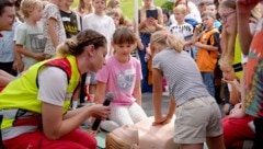 Die Kinder waren mit großem Eifer bei der Sache und lösten sich alle zwei Minuten ab.