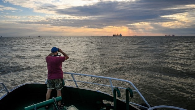 Ein rumänischer Seemann überwacht das Schwarze Meer: Anders als Österreich liegt das Land direkt ...