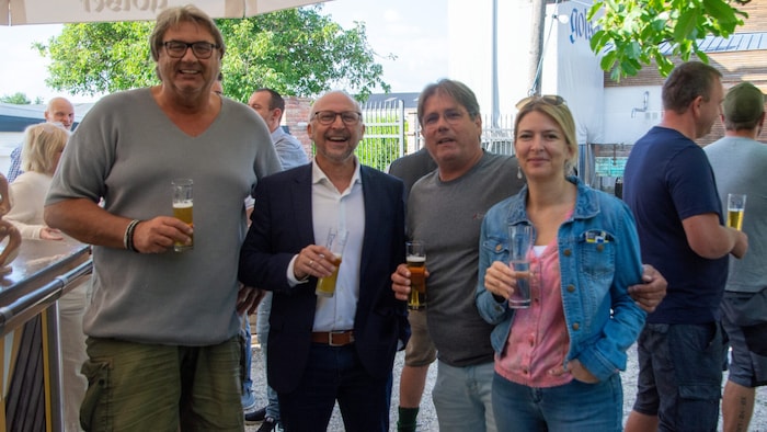 Matthias Achs, Amtmann Dieter Horvath und Herbert und Marlies Beck.