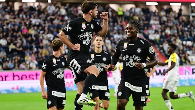 Der Meister ist optimal in die neue Saison gestartet – der Jubel bei den Spielern des SK Sturm ...