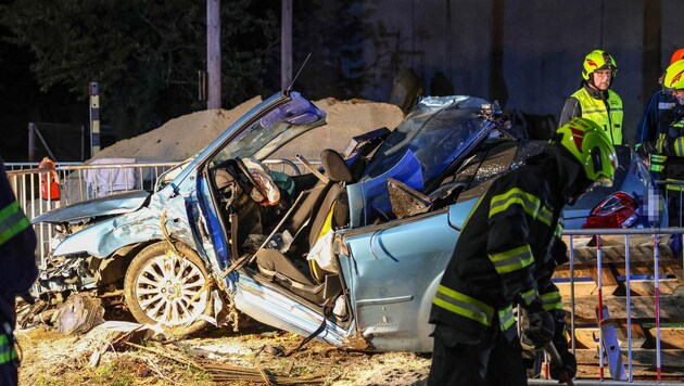 Der Wagen musste aufgeschnitten werden.