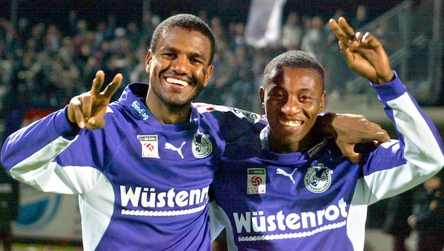 Maynor (li.) und Julio Suazo bildeten die Honduraner-Vorhut.