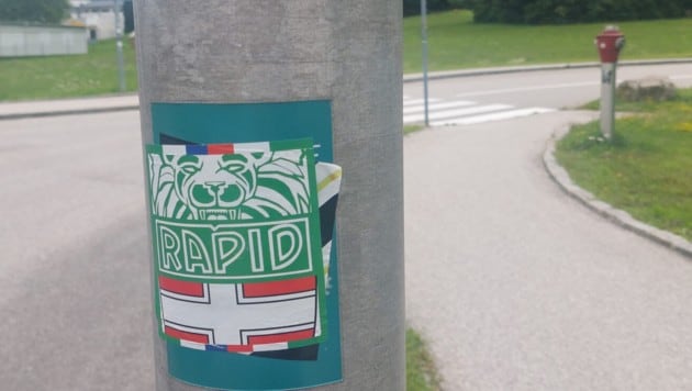 Die beiden Kindsköpfe „verzierten“ die Miller v. Aichholz-Straße mit ihren Aufklebern