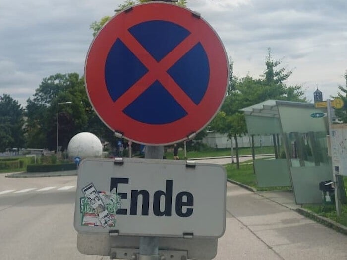Sie klebten ohne Unterlass