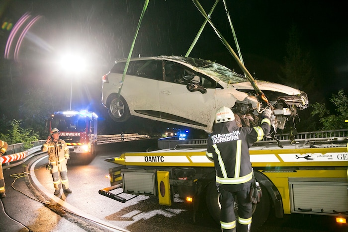 Das Wrack wurde vom ÖAMTC geborgen.