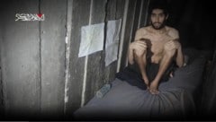 Evyatar David (mittlerweile 24 Jahre alt) ist völlig ausgehungert, wie auf dem Hamas-Video zu ...