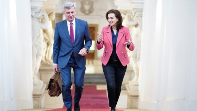 Korruptionsjäger Martin Kreutner mit Alma Zadic: Die frühere Justizministerin der Grünen hatte ...