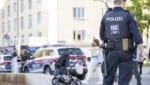 Die Polizei hat im Bereich Yppenplatz schon Stellung bezogen, die Attacke konnte man trotzdem ...