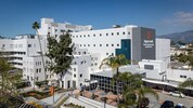 Keine guten Schlagzeilen für den Parkplatzbetreiber des Glendale Memorial Hospital in Los ...