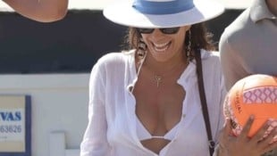 Eva Longoria zeigt Beach-Glam in Marbella!