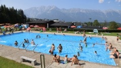 Die Schwimmbäder, wie hier in Mutters, könnten wieder stark frequentiert sein.