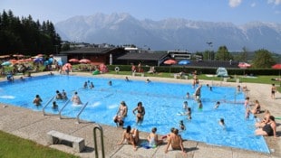 Die Schwimmbäder, wie hier in Mutters, könnten wieder stark frequentiert sein.