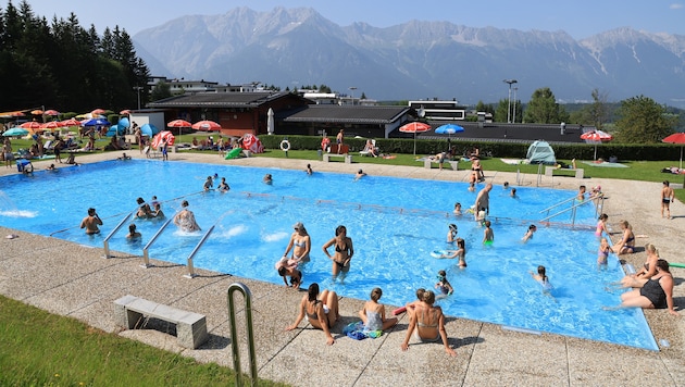 Die Schwimmbäder, wie hier in Mutters, könnten wieder stark frequentiert sein.