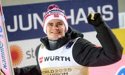 Olympiasieger Marius Lindvik feiert im Sommer-GP ein Comeback nach der Sperre.