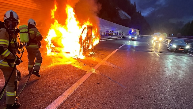 Der Bus der neun Mühlviertler Freunde ging am südlichen Ende des Tauerntunnels in Flammen auf – ...