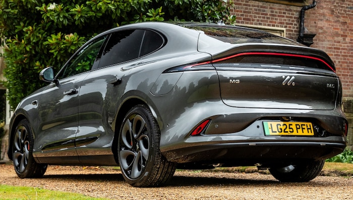 Das Heck des IM6 orientiert sich an Aston Martin.