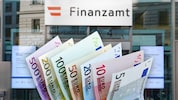 Seit 7. Juli rollt die Geldwelle – viele haben ihre Rückzahlung schon erhalten. Doch wegen der ...
