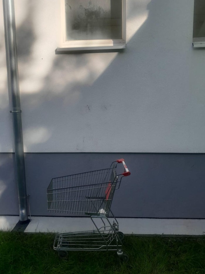 Spuren – auch die Schuhabdrücke an der Mauer – wurden gesichert.