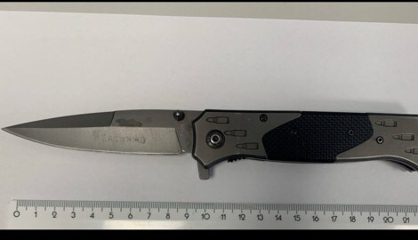 Mit diesem Messer soll der Verdächtige den 40-Jährigen bedroht haben.