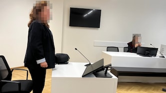 Sogar der Richter im Wiener Landesgericht spricht der Kindergartenassistentin sein Beileid zu ...